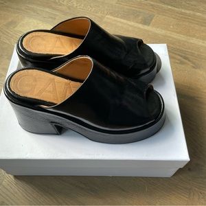 Ganni black patent naplack leather 37 sandals shoes platform chunky